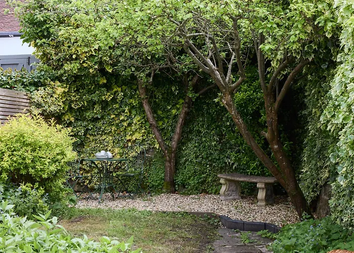Pear Wood Place